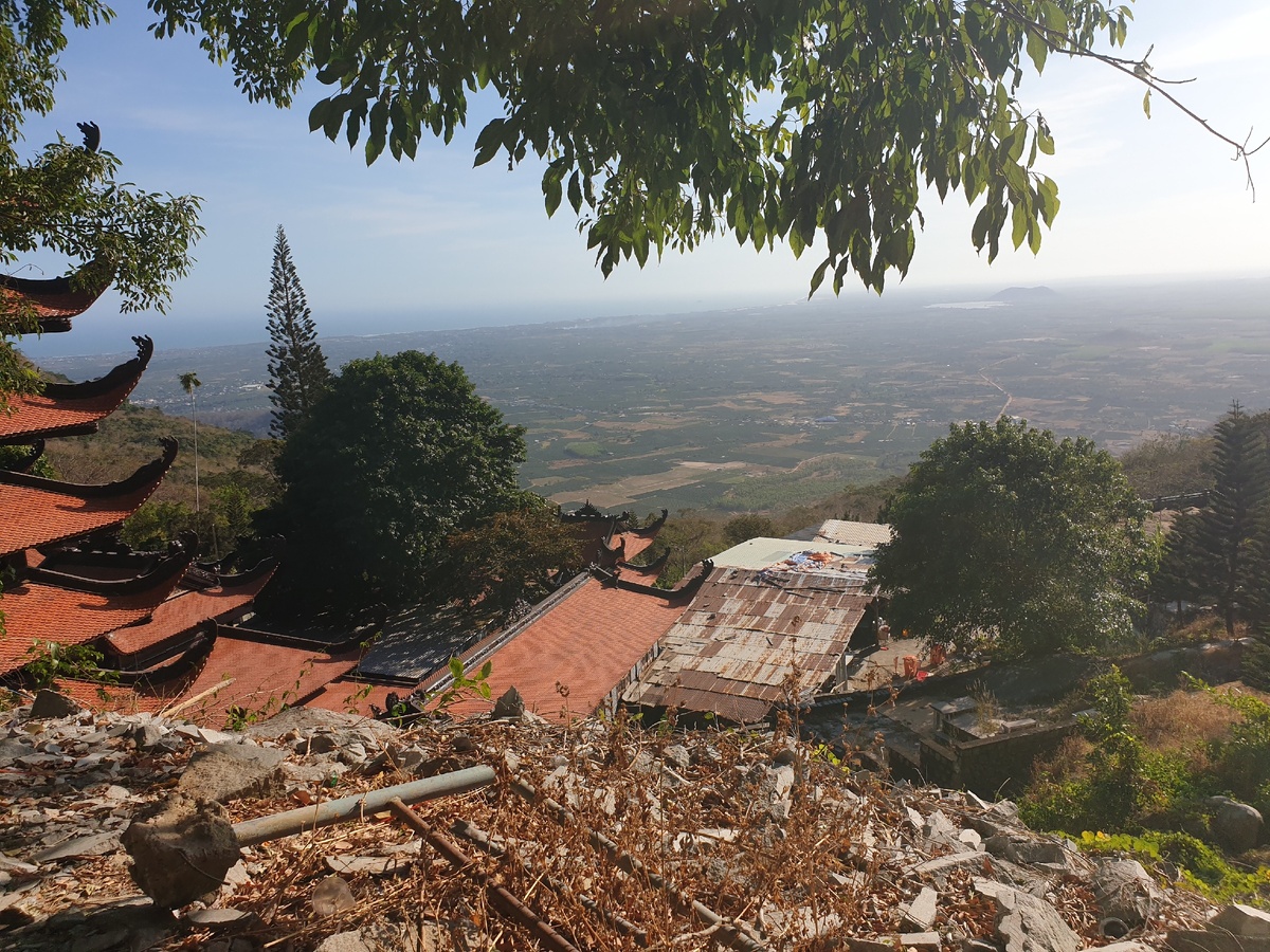 Гора Таку, лежащий Будда,Вьетнам.