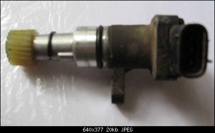 Вот так выглядит датчик скорости.

