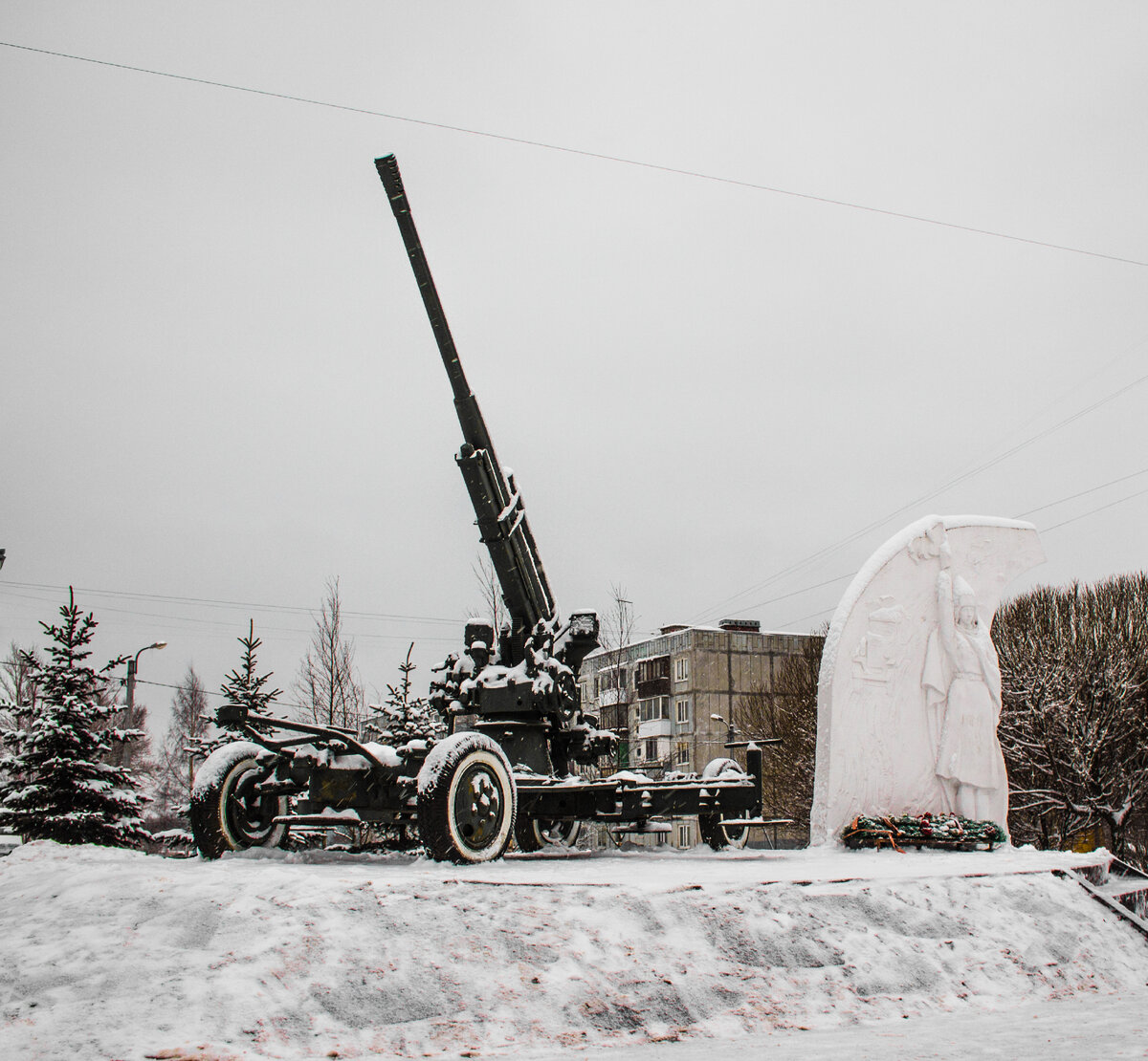 Мемориал регулировщица на Дороге Жизни. Личный фотоархив.