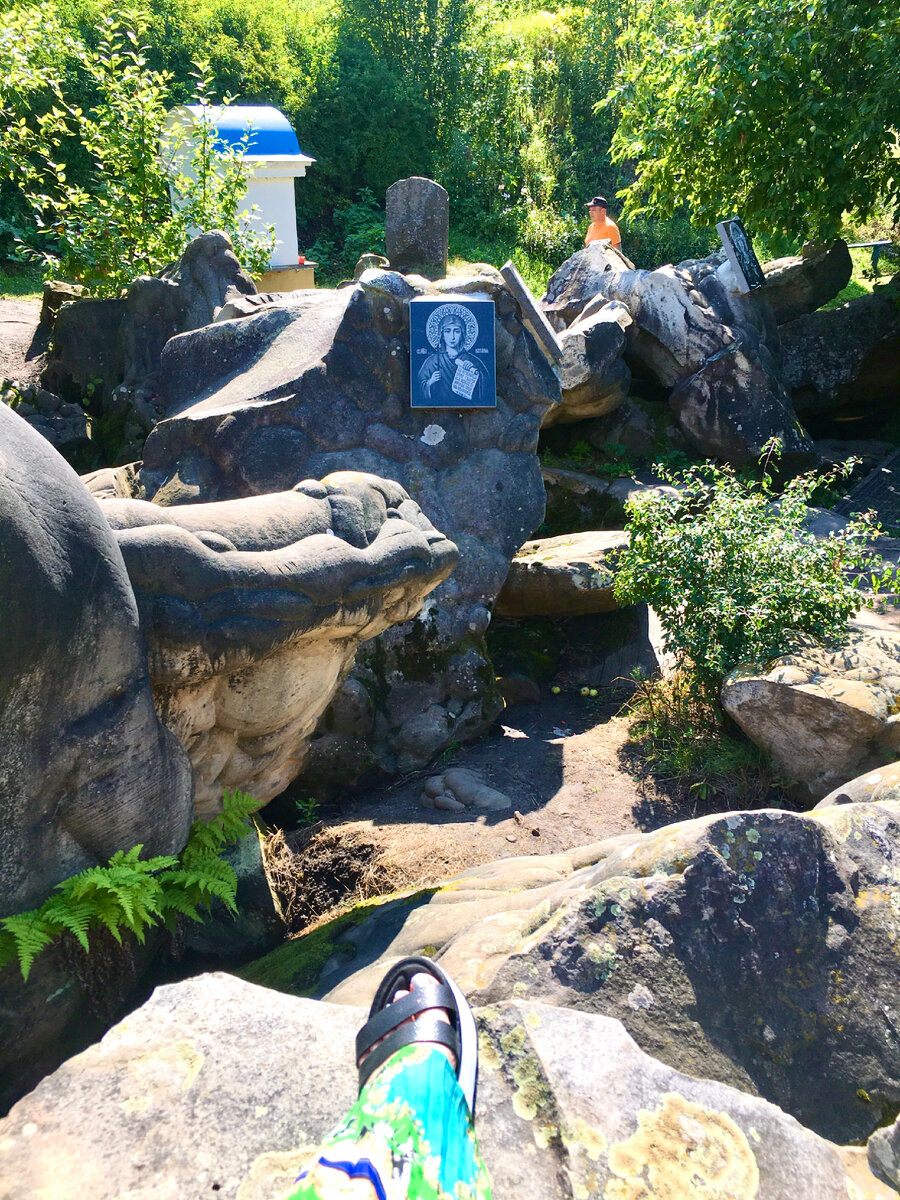 Камни действительно тёплые.