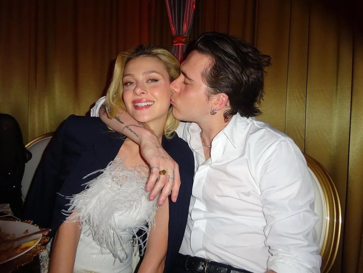    Бруклин Бекхэм и Никола Пельтц@BROOKLYNBECKHAM