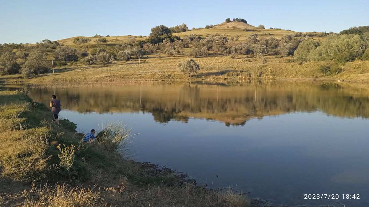 Другая часть пруда (левее первого фото)