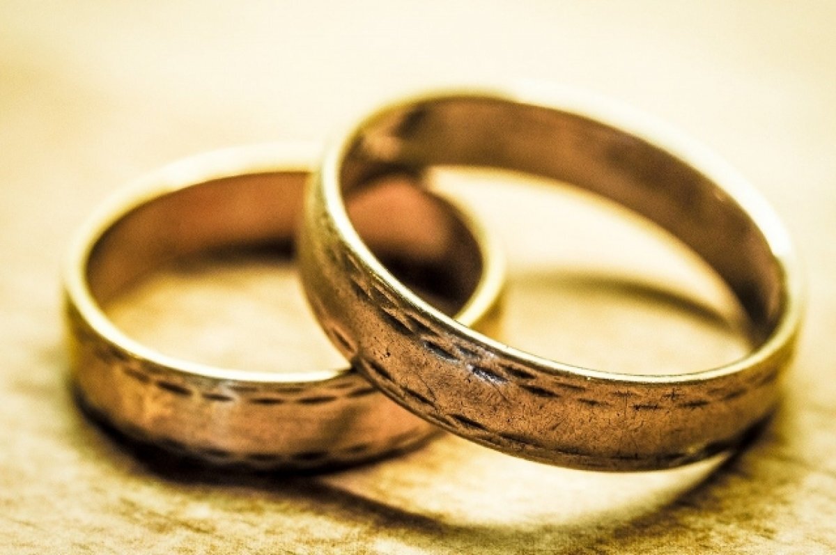    Курянка сдала в ломбард чужие украшения, которые её дети взяли поиграть