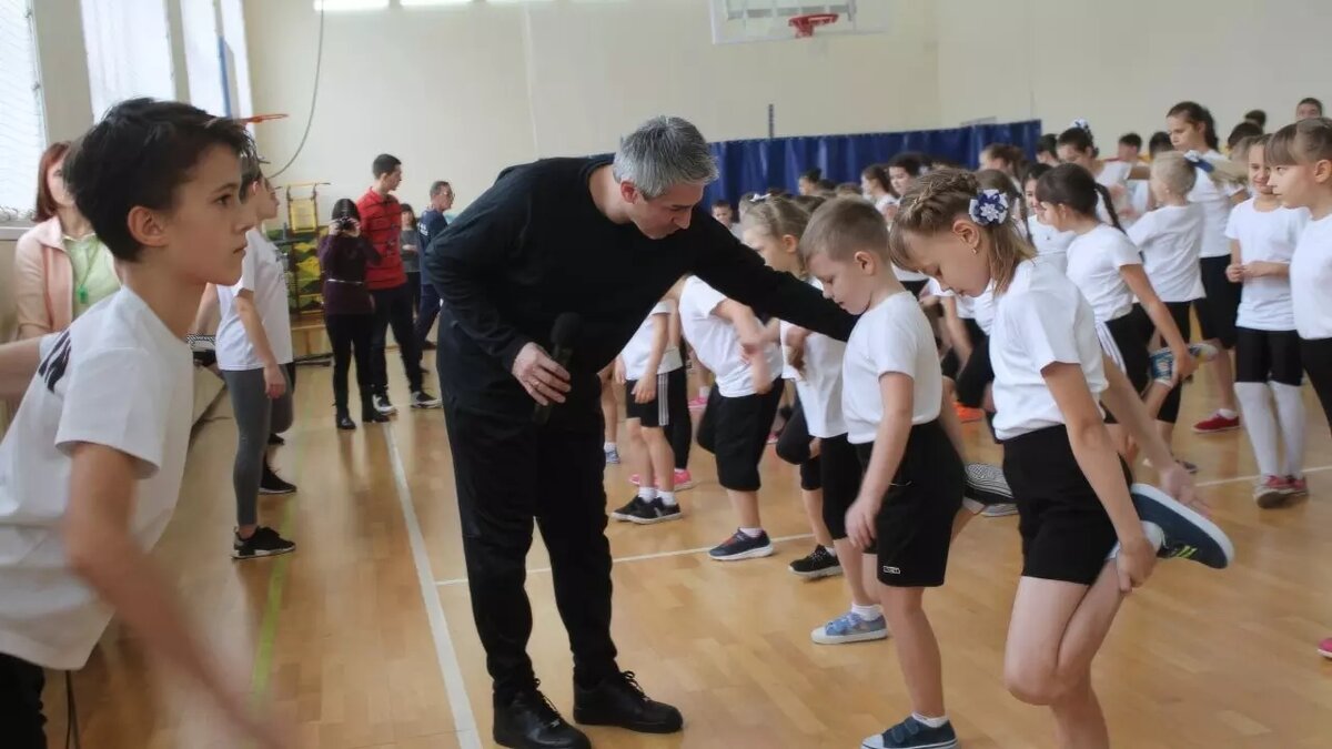     На видеоконференции с региональными отделениями «Единая Россия» рассмотрела итоги летнего всероссийского спортивного марафона «Сила России». Мероприятия марафона посетили 110 тысяч участников по всей стране. В феврале партией запланирован зимний этап спортивного марафона.