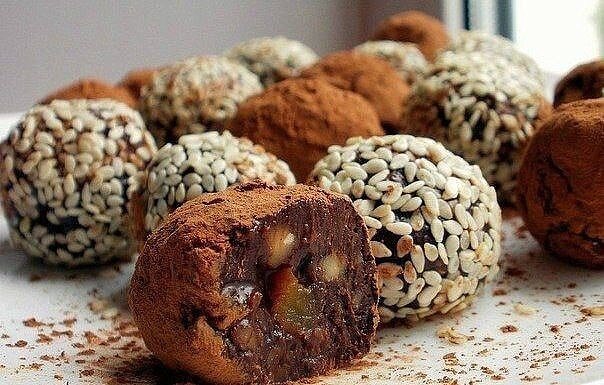 Как украсить шоколад орехами и кунжутом