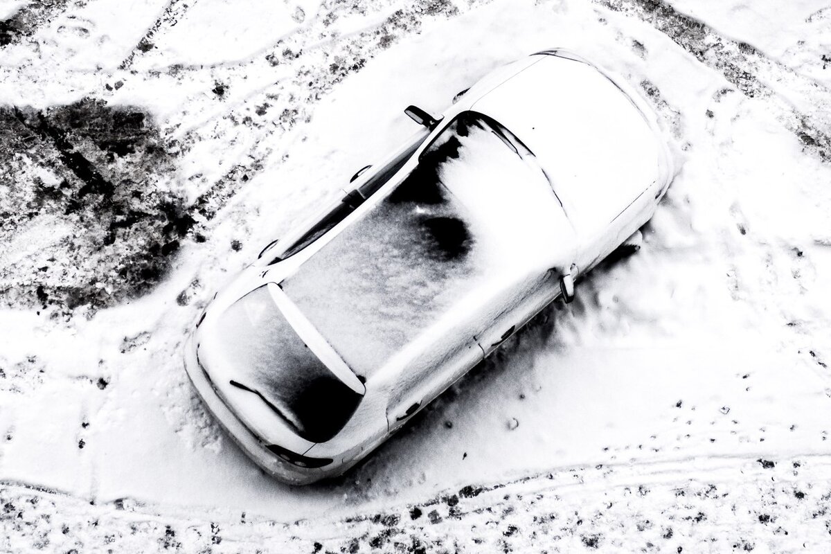 машины падают с неба