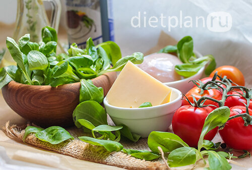 
- филе курицы – 100-150 г
- помидоры черри – 4-5 шт.
- твердый сыр – 10-15 г
- листья корн салата – 150-200 г
– оливковое масло – 2 ст. ложки (для обжарки мяса и заправки салата)
- бальзамик – по желанию;
- соль – ¼ ч. ложки.