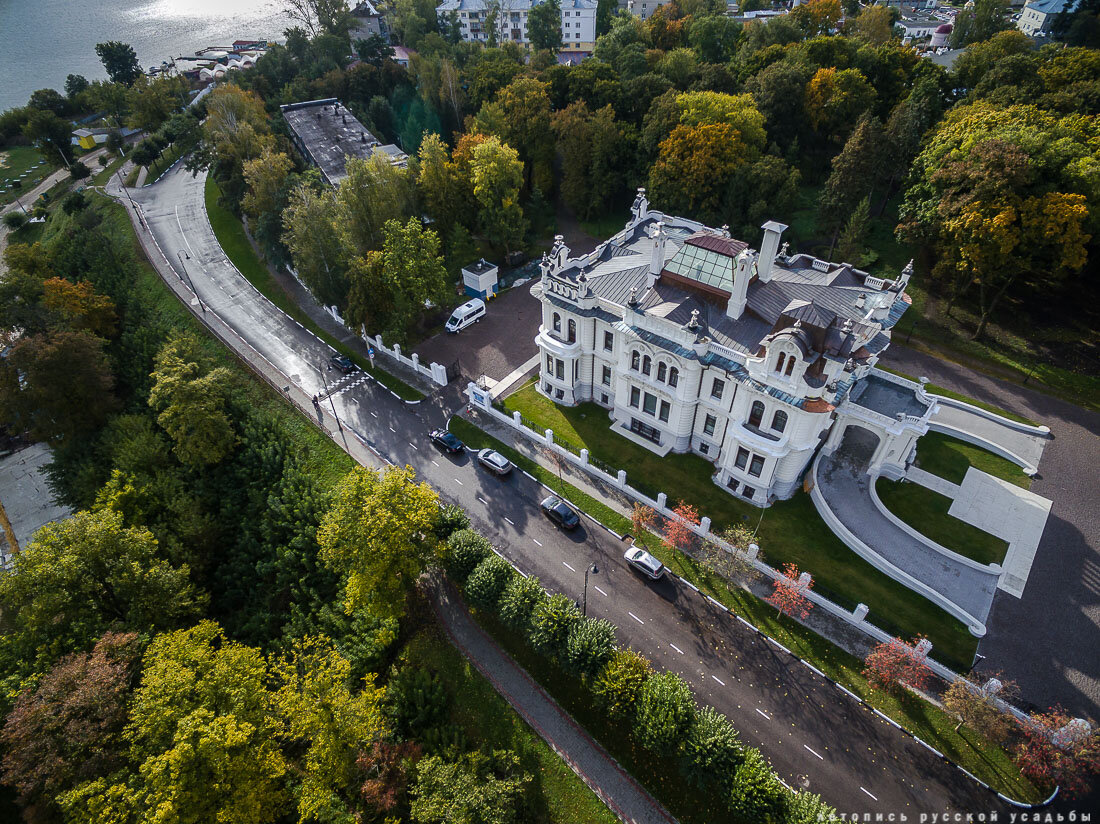 Кстати: а вы видели дворец Асеевых? И были ли вы когда-нибудь в Тамбовской области?

