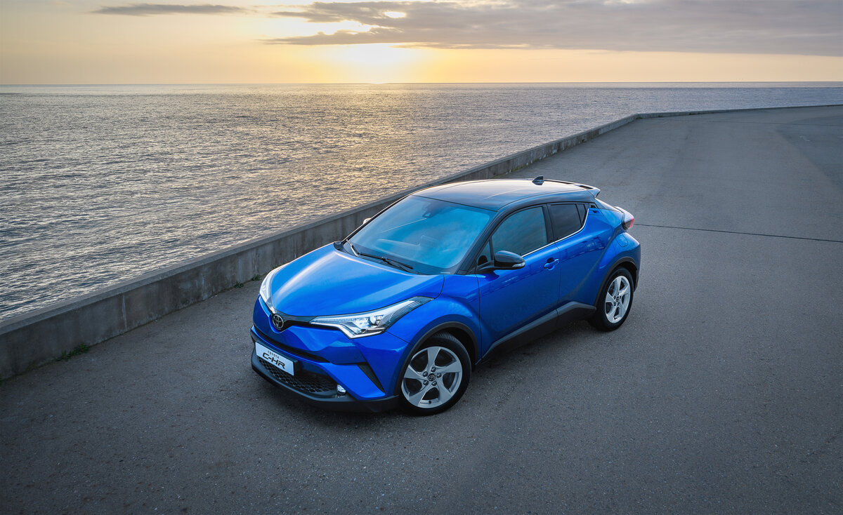 Городской кроссовер Toyota C-HR