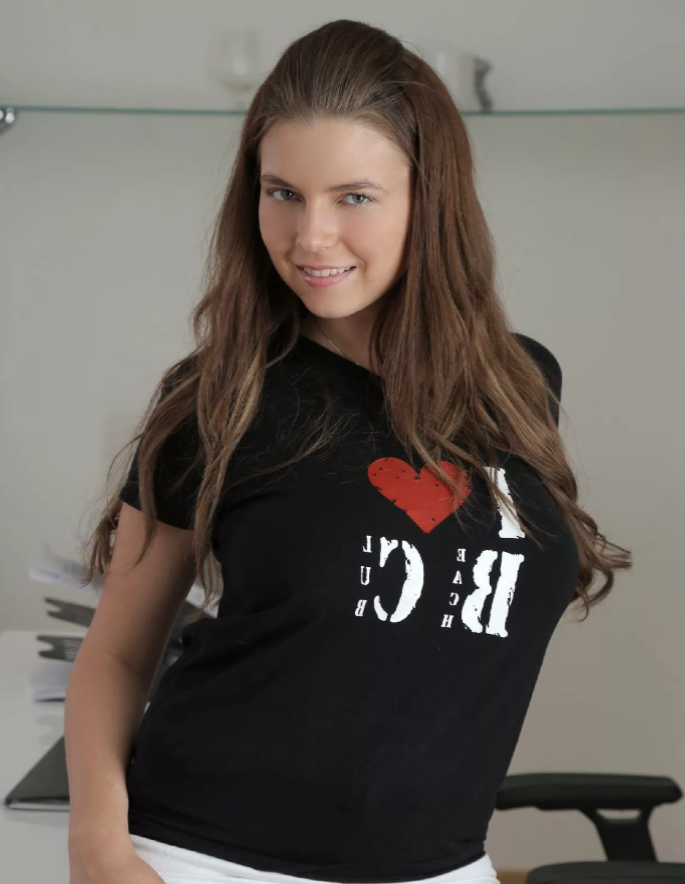 (Фото взято из: https://www.instagram.com/marinaavisconti/)