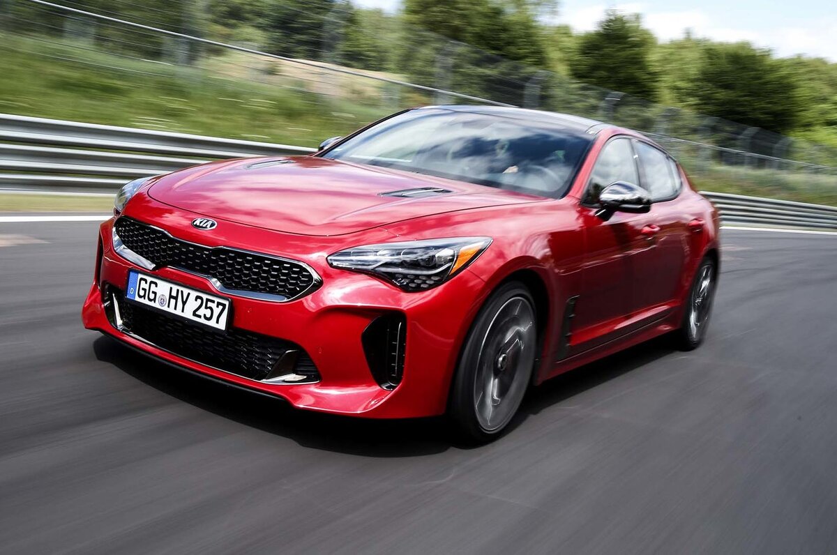 Kia спортивная Stinger