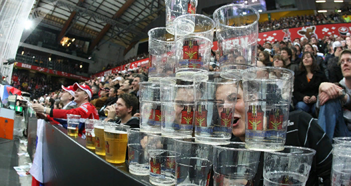 В сортирах явно было тесно. 