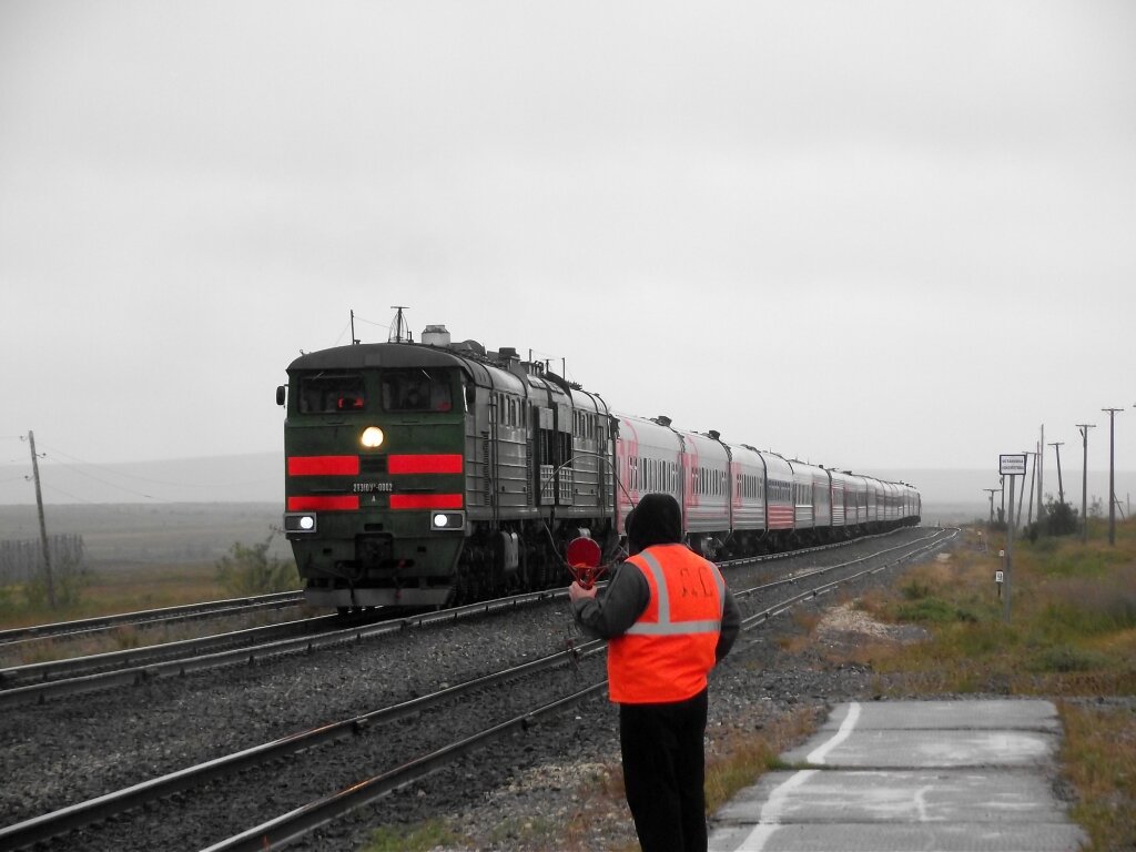 Ст воркута. Железная дорога Воркута Лабытнанги. Лабытнанги Полярный Урал поезд. Воркута Лабытнанги поезд. Собь Воркута.