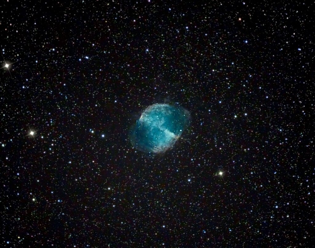  Туманность Гантель, также известная как M27