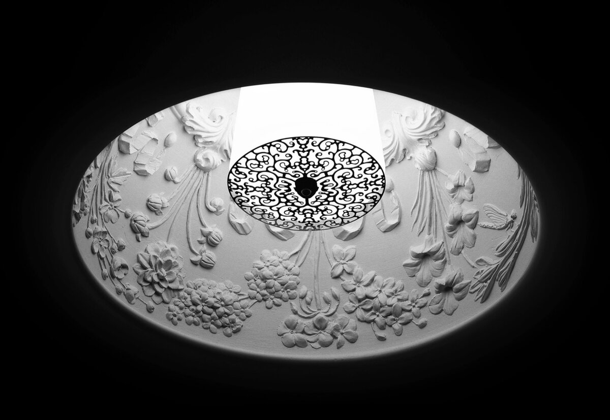  плафон Flos SKYGARDEN 2 Артикул: F0002009, так вот его стоимость 165430 руб. Он как раз сделан по этой технике. 