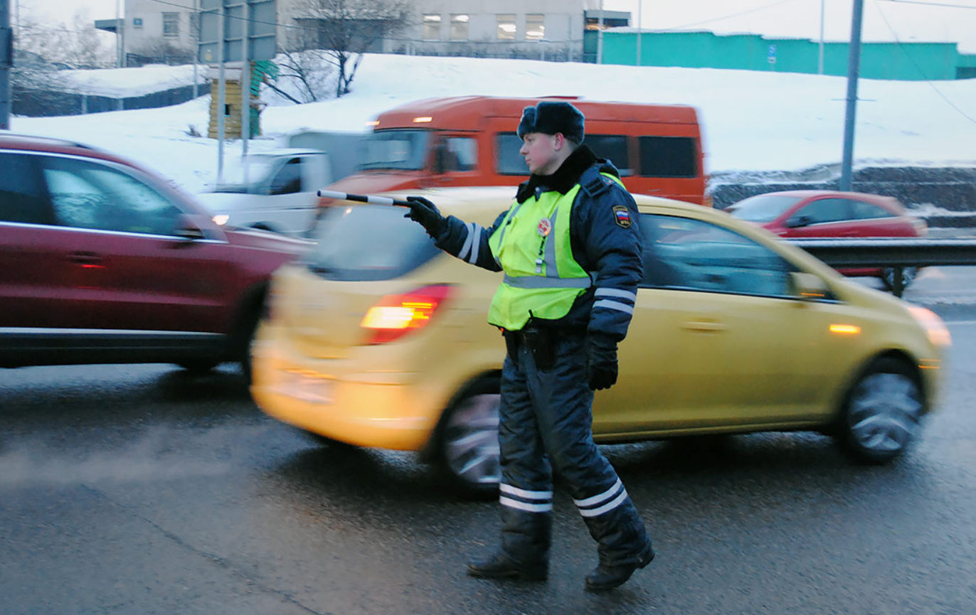 Опасное вождение штраф 3000 рублей