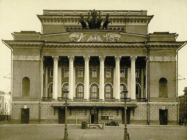 Сцена эпох:267 лет назад был создан первый русский театр в Петербурге