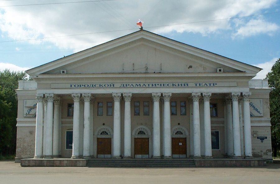 Театр Студия Любови Ермолаевой еще без именной вывески. Фото © Виктор Корб, 2002