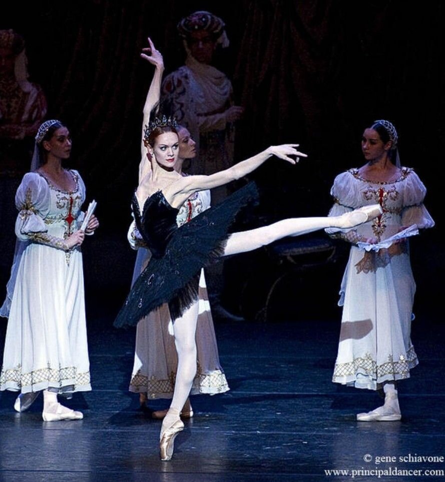 Ульяна Лопаткина в образе Черного лебедя