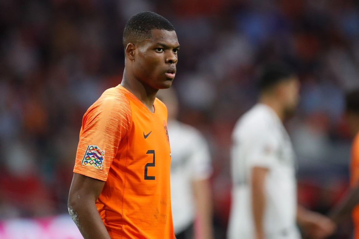 Denzel dumfries футболист. Дюмфрис футбол. Дюмфрис нидерланды. Дензел дюмфрис интер. Dumfries футболист.