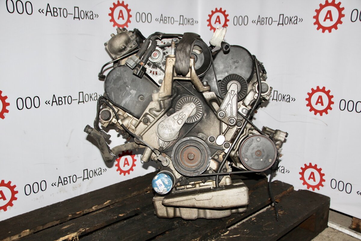 на фото именно тот двигатель, который предлагается к продаже