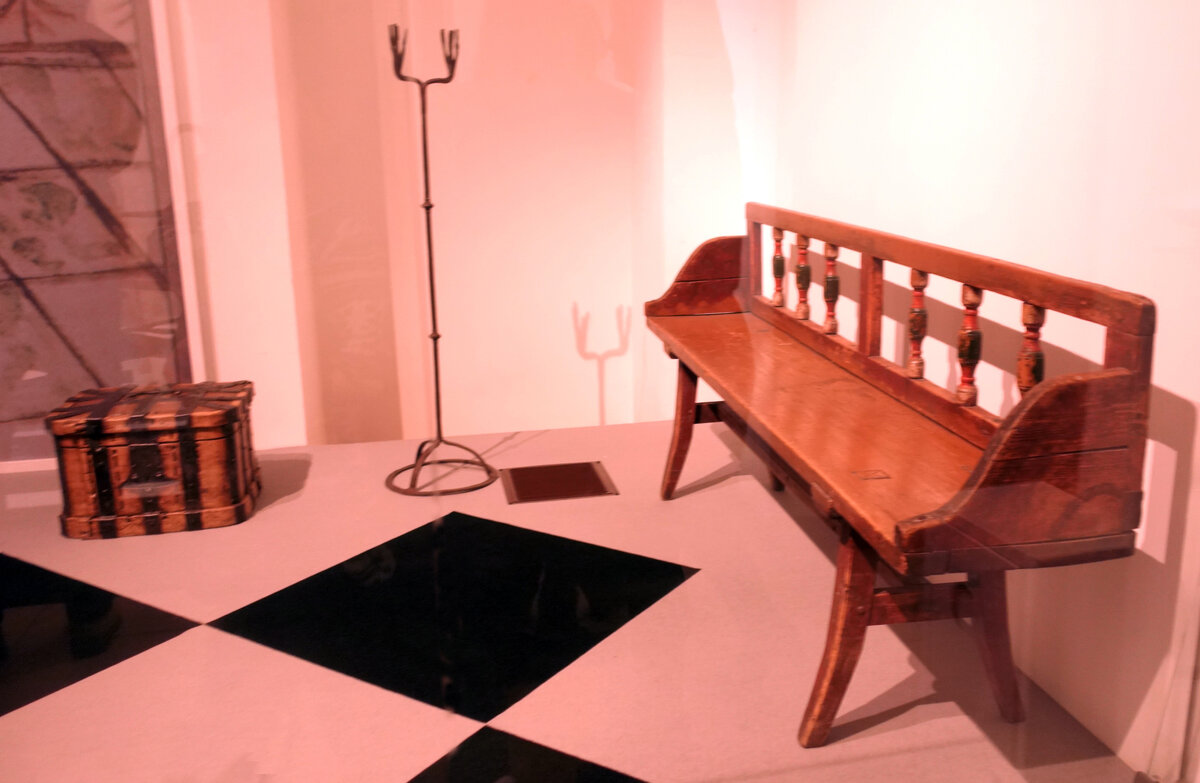 Скамья. Россия XVIII век. Выставка "От барокко до модерна" в Царицыно. Предоставлена галереей "Русская усадьба"