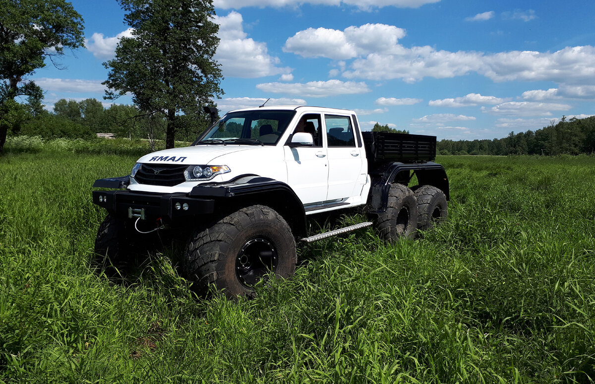 Такие вездеходы делают в подмосковной Электростали. На сборочных площадях компании Ямалспецмаш.