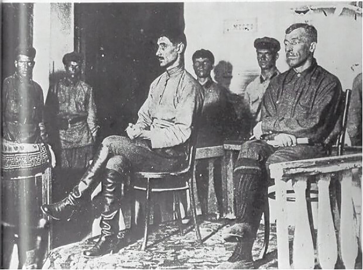 Борис Анненков и Николай Денисов на суде, Семипалатинск, август 1926 года 
