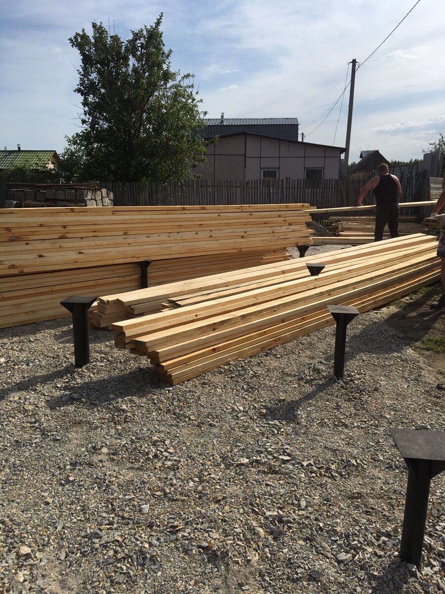 это не все доски которые видны, тесть в кадр попал