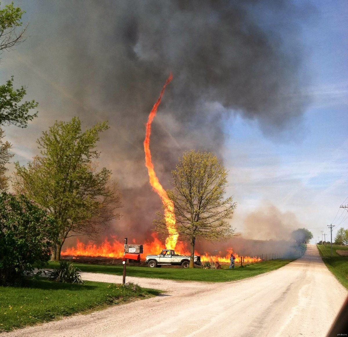 Штат Миссури. Источник изображения: https://pikabu.ru/story/ognennyiy_tornado_2703226
