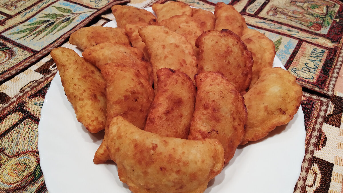 Пирожки из теста на картофеле с тающей во рту начинкой из куриной печени.