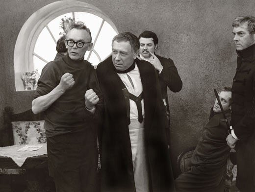 Л.Гайдай, А.Папанов, А.Ширвиндт, В.Носик и А.Кузнецов на съёмках "Инкогнито из Петербурга". Источник: vk.com/club1139572