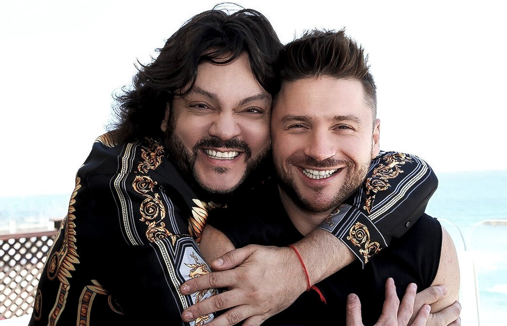 Киркоров и красная нить. Исходник: https://yandex.ru/images/search