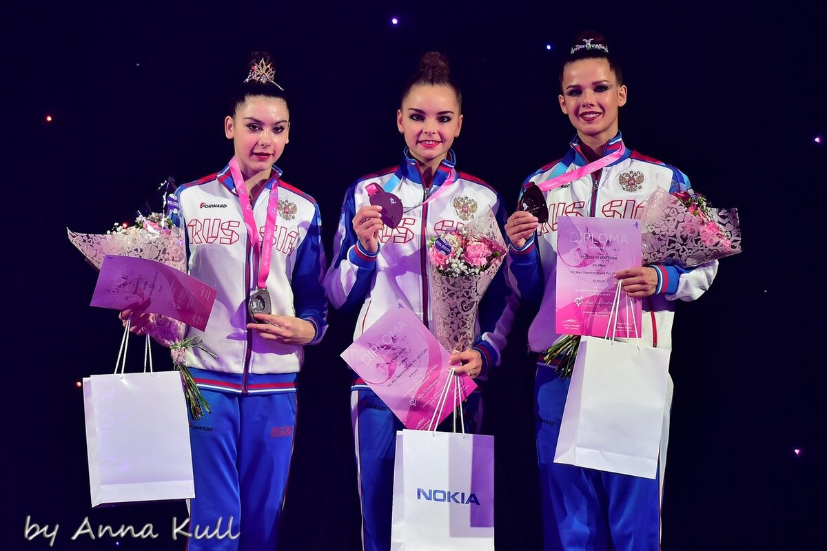 Лала Крамаренко, Арина Аверина и Екатерина Селезнева, фото Anna Kull