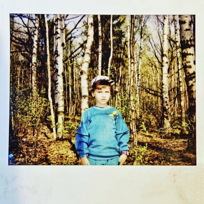 В поддержку альбома пользователи социальных сетей публиковали  свои детские фотографии с #АЛЬБОМБА