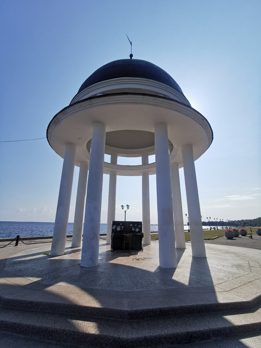 Ротонда на Онежской набережной 