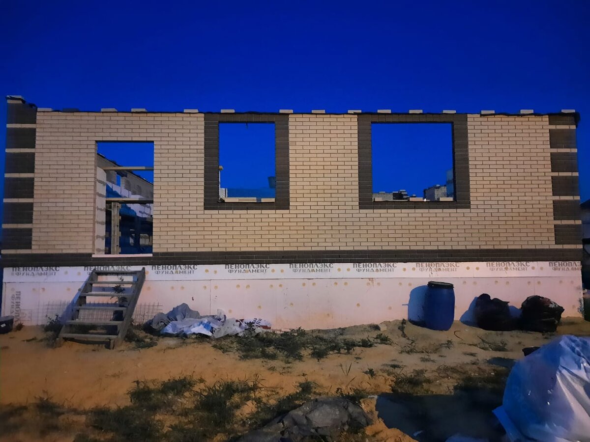 Готова облицовка выше окон