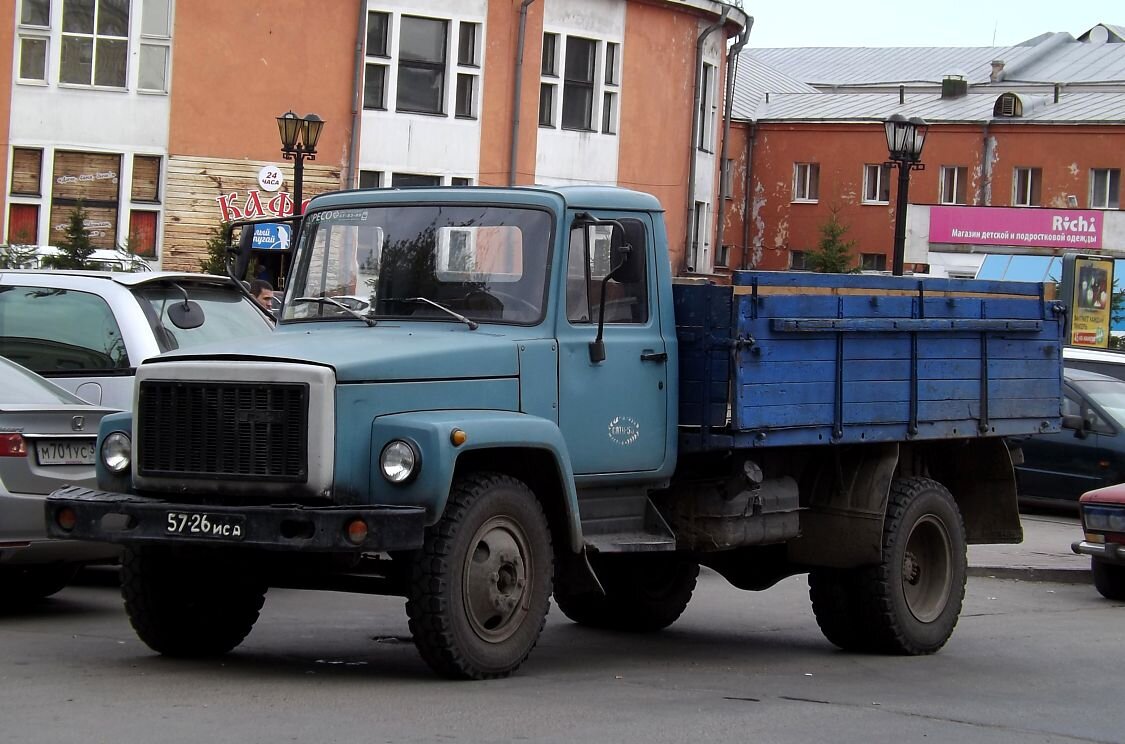 Газ 3307 бортовой. Грузовик ГАЗ 3307 бортовой. Автомобиль ГАЗ 3307 грузовой бортовой. ГАЗ 53 3307.