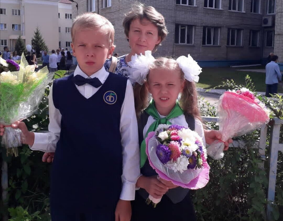 Два года назад собирала двух лицеистов