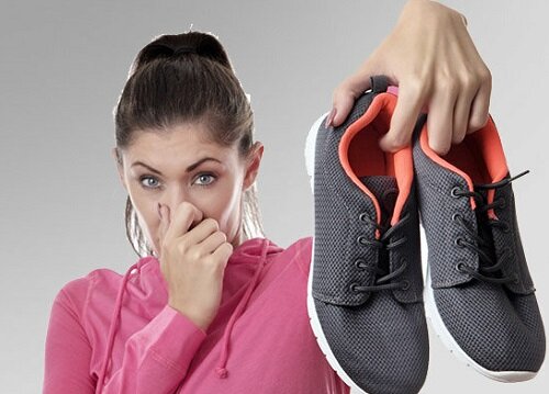 Как убрать неприятный запах из обуви в домашних условиях