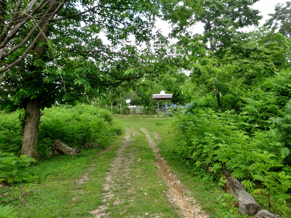 Домик отшельника на вершине горы Акуи