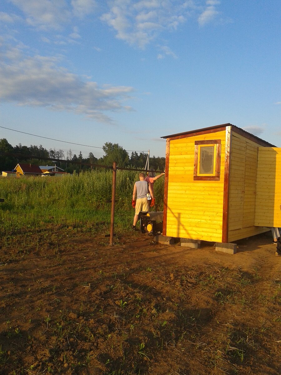 Дача родителей. Установка забора собственными силами.