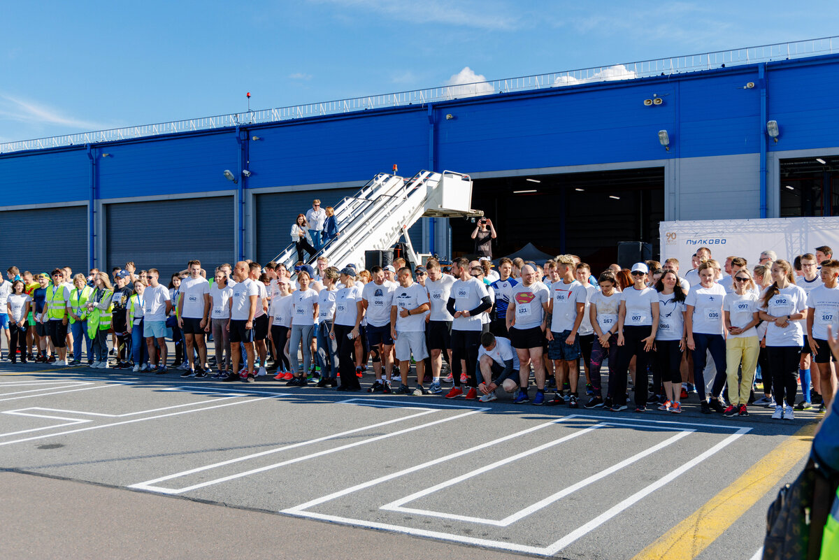 Бегуны готовятся к забегу. Фото: Андрей Василисков zen.yandex.ru/cartravel