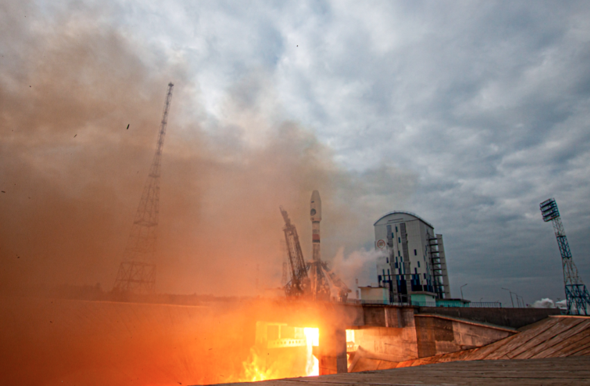 Старт ракеты «Союз-2.1б» с автоматической станцией «Луна-25» с космодрома Восточный. Фотография Космического центра «Восточный» (ЦЭНКИ). Источник: https://iki.cosmos.ru/missions/luna-25