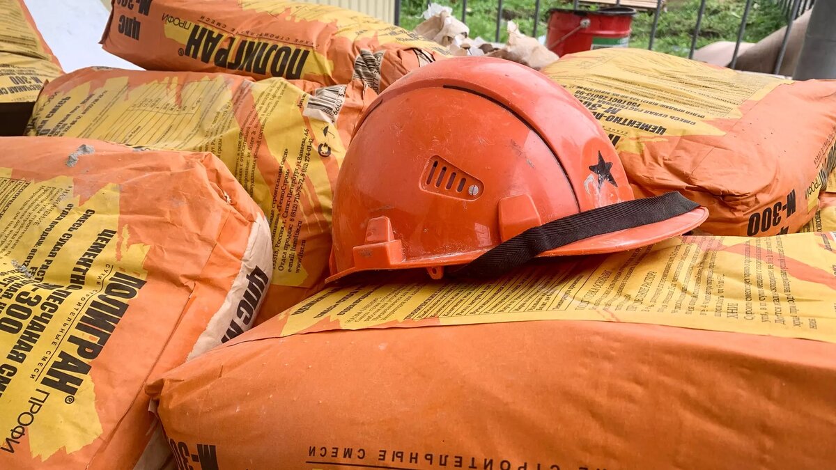     Новая редакция рейтинга самых богатых людей Омской области получилась очень разнообразной. В списке есть бизнесмены самых разных специальностей, но при этом больше всего людей, зарабатывающих на торговле, — 30 из 100, почти каждый третий.