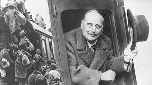 Ге́рберт Джордж Уэ́ллс (21 сентября 1866 г., Бромли-Хай-стрит, Лондон) — английский писатель и публицист. Автор известных научно-фантастических романов «Машина времени», «Человек-невидимка», «Война миров» и др. Представитель критического реализма.