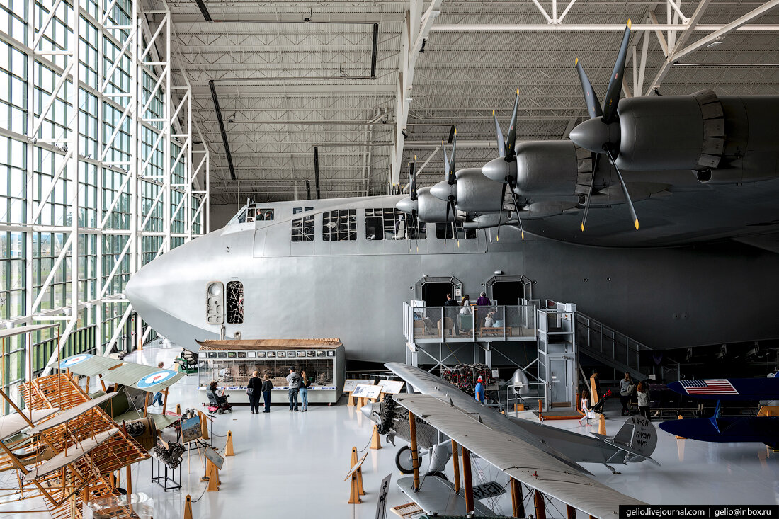 H 4 hercules. Самолёт Геркулес Говарда Хьюза. Самолёт Хьюз h-4 Геркулес. Hughes h-4 Hercules Spruce Goose. Hughes h-4 Hercules грузовые самолёты.