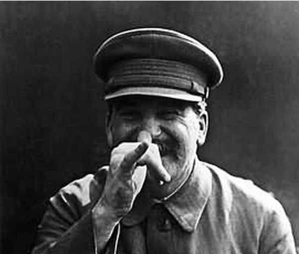 История насчитывает множество политиков, вокруг которых развивались противоположные мнения, но самым спорным правителем был Сталин.-2