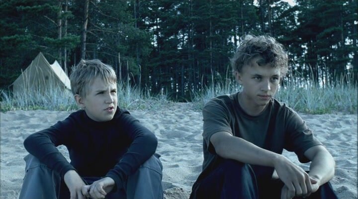 Владимир Гарин (справа) и Иван Добронравов в фильме «Возвращение», 2003 год (http://s019.radikal.ru)