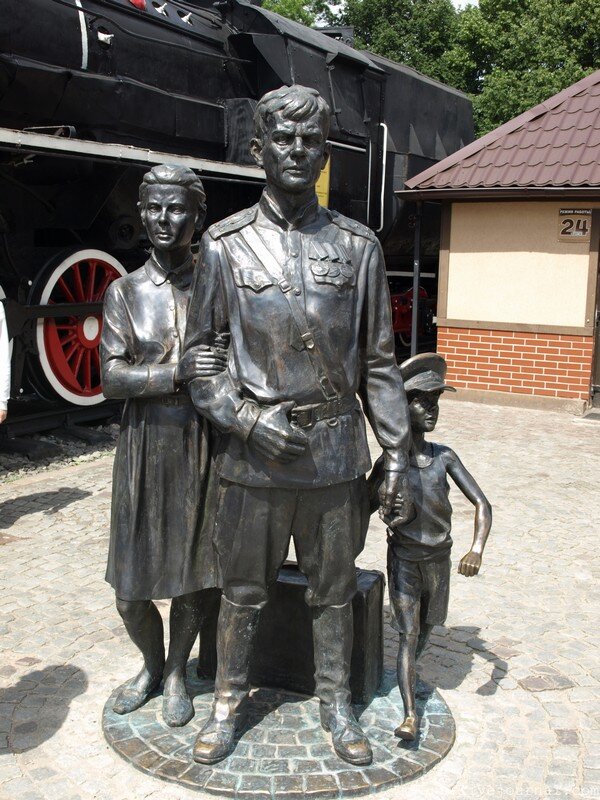 Памятник первым переселенцам советск. Памятник воину освободителю в советске калининградской области. Памятник воину-освободителю (советск). Г советск памятник воину-освободителю. Памятник воину освободителю снежинск.